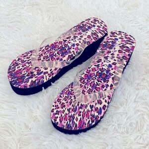 NWOT Y2K Betsey Johnson platform flip flops